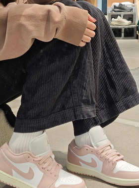 Jordan Air Jordan 1 舒适百搭 防滑耐磨 低帮 板鞋 女款 粉白色