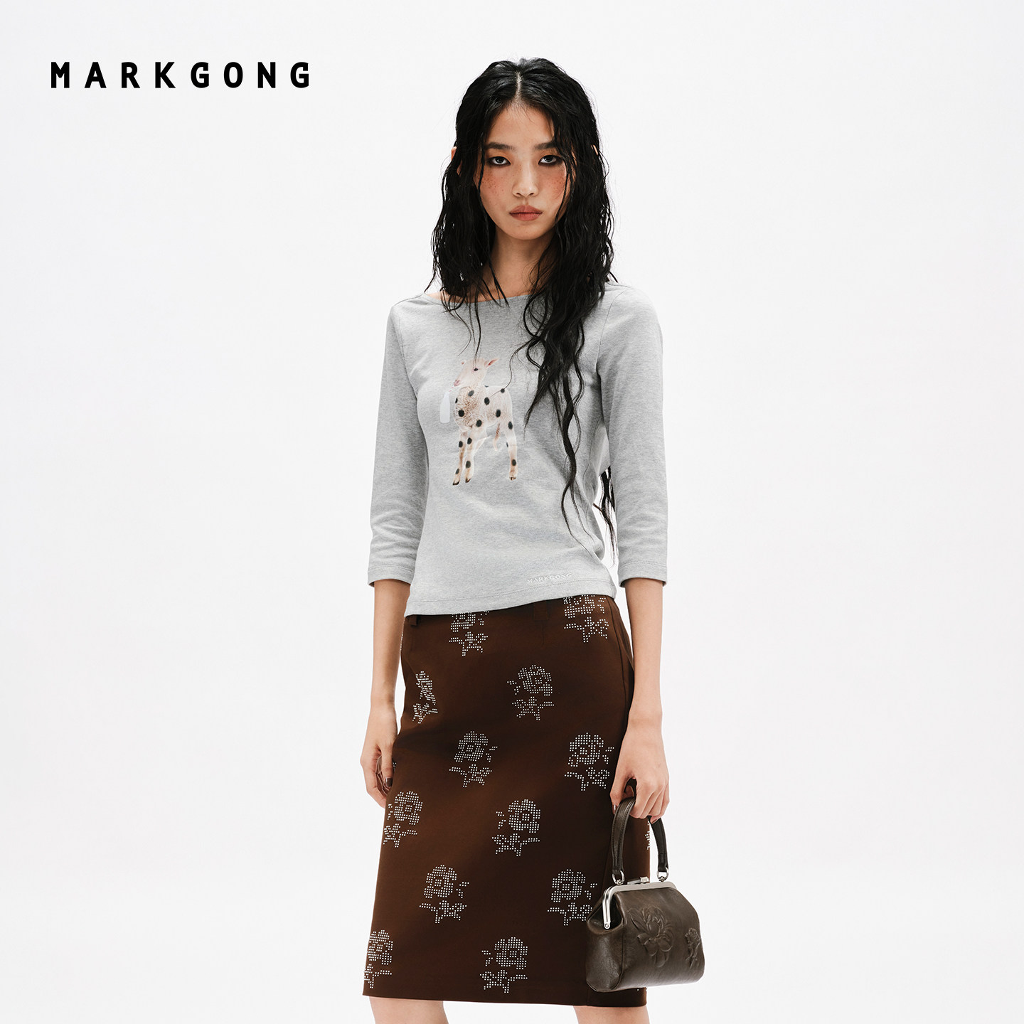 MARKGONG七分袖荡领露背图片