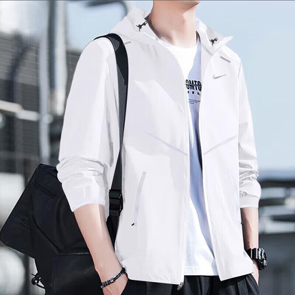 耐克 男新款梭织连帽防风舒适透气休闲运动夹克外套 FB7805-100