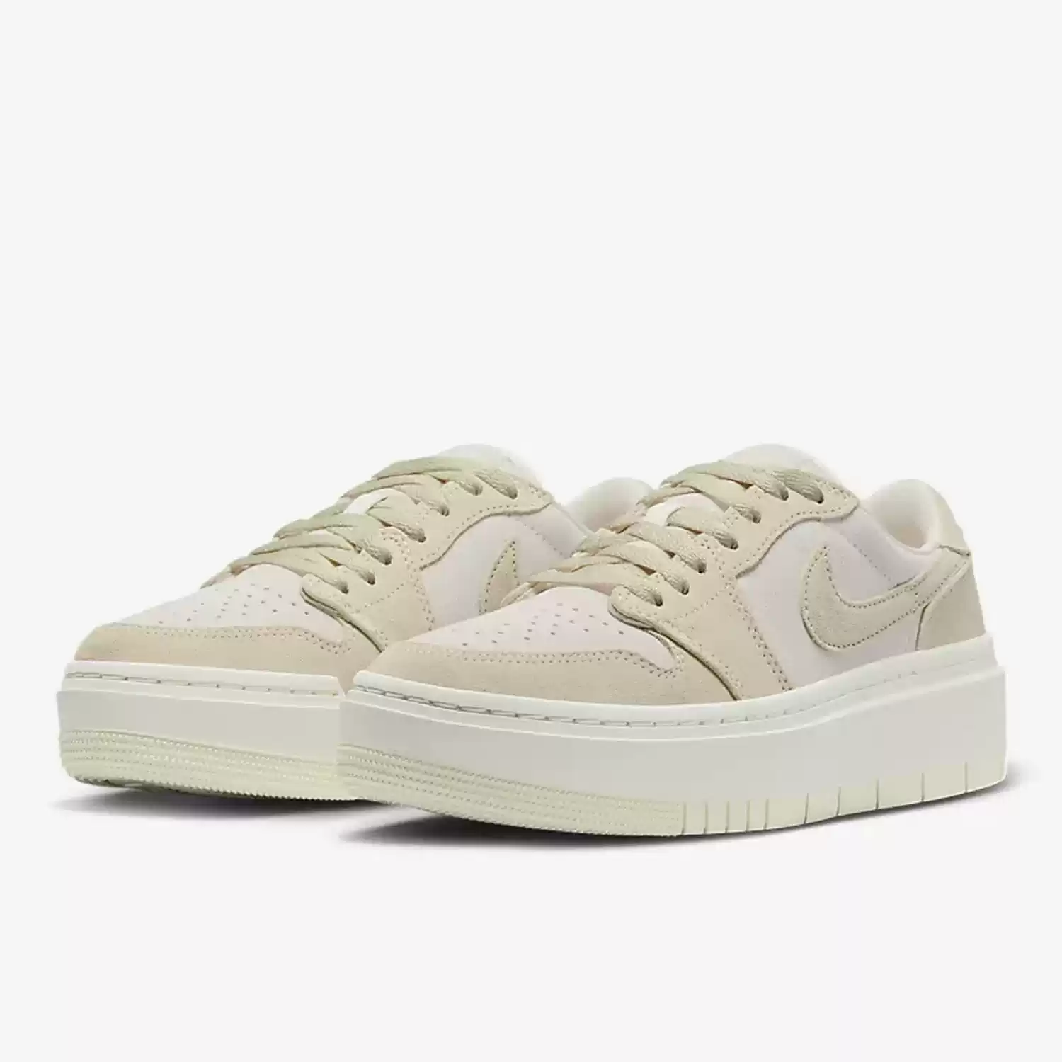 Nike女子低帮复古板鞋