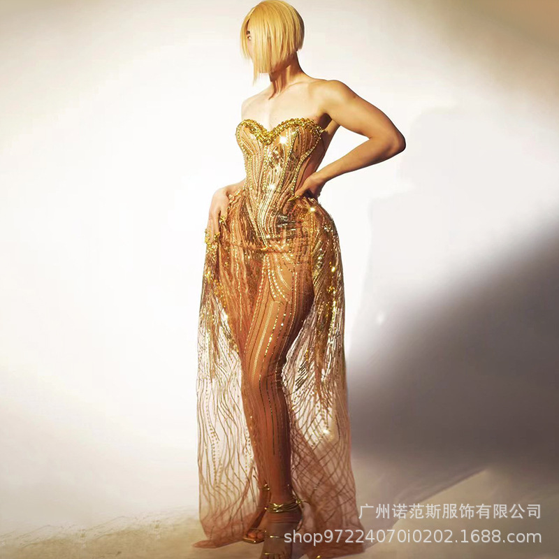 新款金色抹胸亮钻显瘦收腰电音节歌手打歌服酒吧驻唱变装皇后