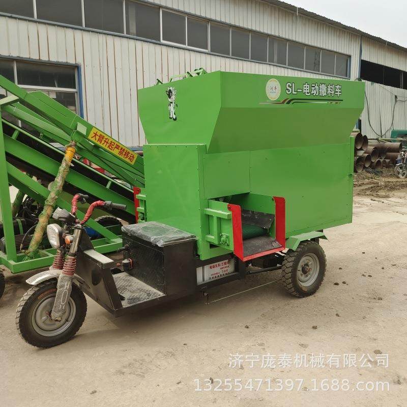 养殖场圈舍撒料车 柴油25马力三轮撒草车 电动3立方牛羊投料车,农机/农具/农膜,农用防护器具,淘宝优惠券,粉丝福利购,淘宝优惠卷