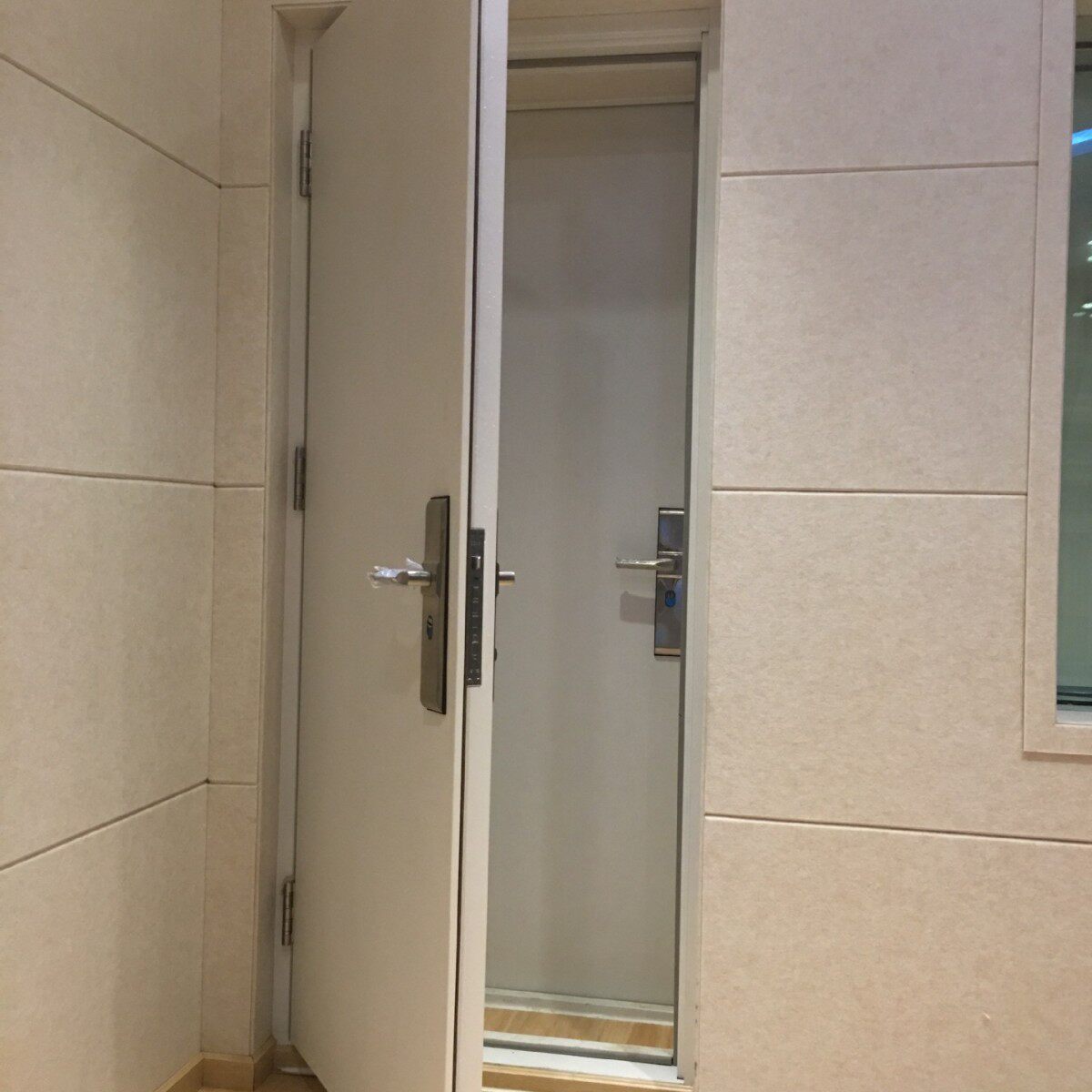供应北京固朗隔音门适用于直播间录播室演播大厅导播室影视中心