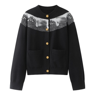 D家2026春新款休闲复古风生肖马刺绣提花针织开衫毛衣女2K1YE03