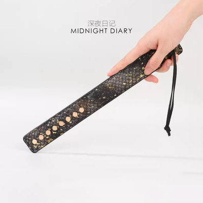 MIDNIGHT DIARY 原创铆钉龙骨高端皮质手拍皮鞭拍子小圈实践工具