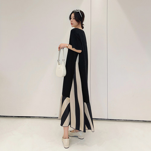 黑色长款拼接T恤裙2025夏季新款高级感今年流行的女装连衣裙搭配