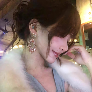 宫廷风璀璨几何水钻耳环女款法式复古奢华高级感耳钉夸张设计耳饰