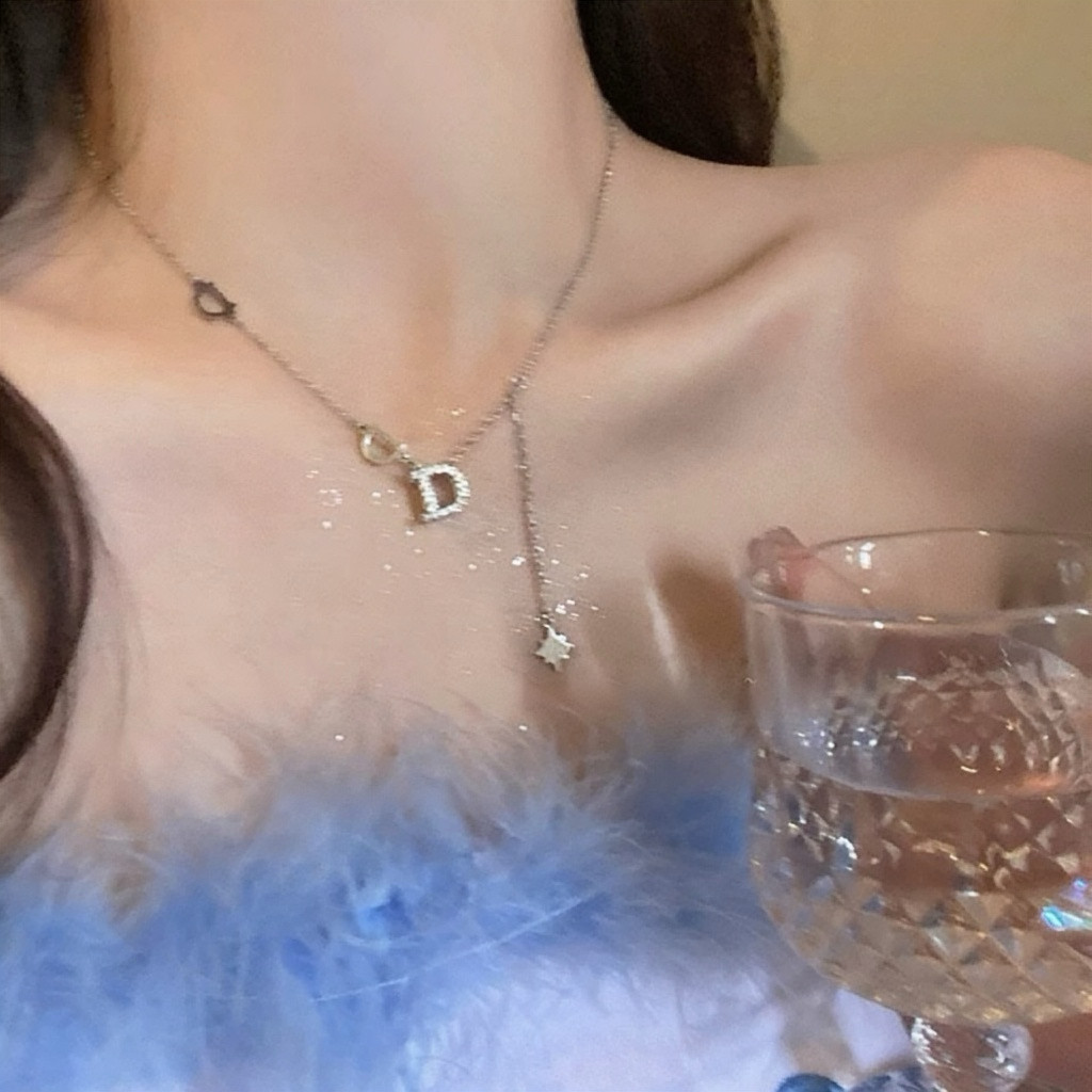 微镶锆石字母D流苏项链女气质高级感锁骨链轻奢百搭设计小众配饰