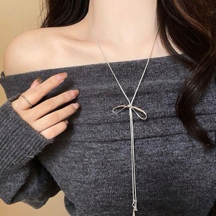 蝴蝶结吊坠项链女款韩系长款装饰毛衣链银色日常百搭t恤配饰穿搭