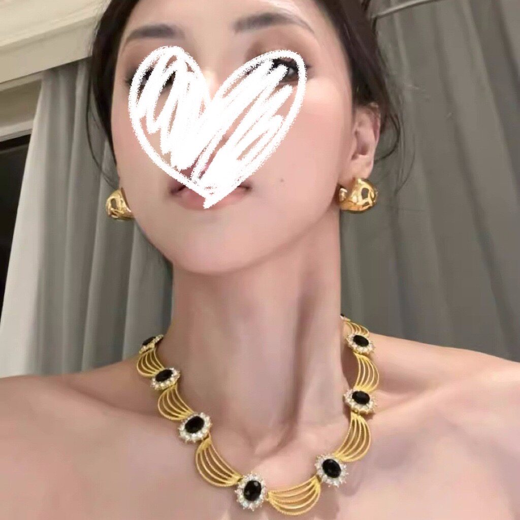 复古欧美风项链女轻奢Vintage宫廷风镀金宝石镂空锁骨链
