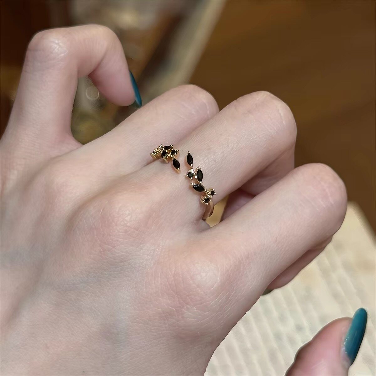 中古黑色枝叶戒指女轻奢高级感简约百搭食指戒小众设计老钱风指环