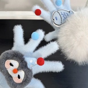 可爱软糯企鹅小鱼毛绒手套女冬卡通加厚防风防寒保暖骑行五指御寒