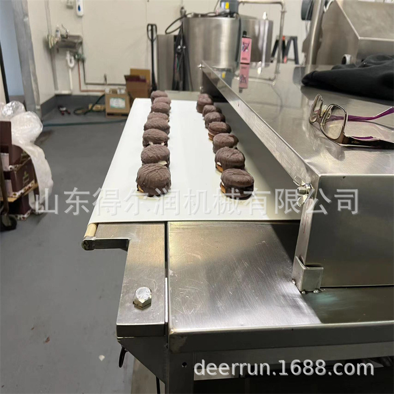 椰蓉大福巧克力涂层机 蛋糕卷涂层冷却生产线设备 单双面裹涂均可