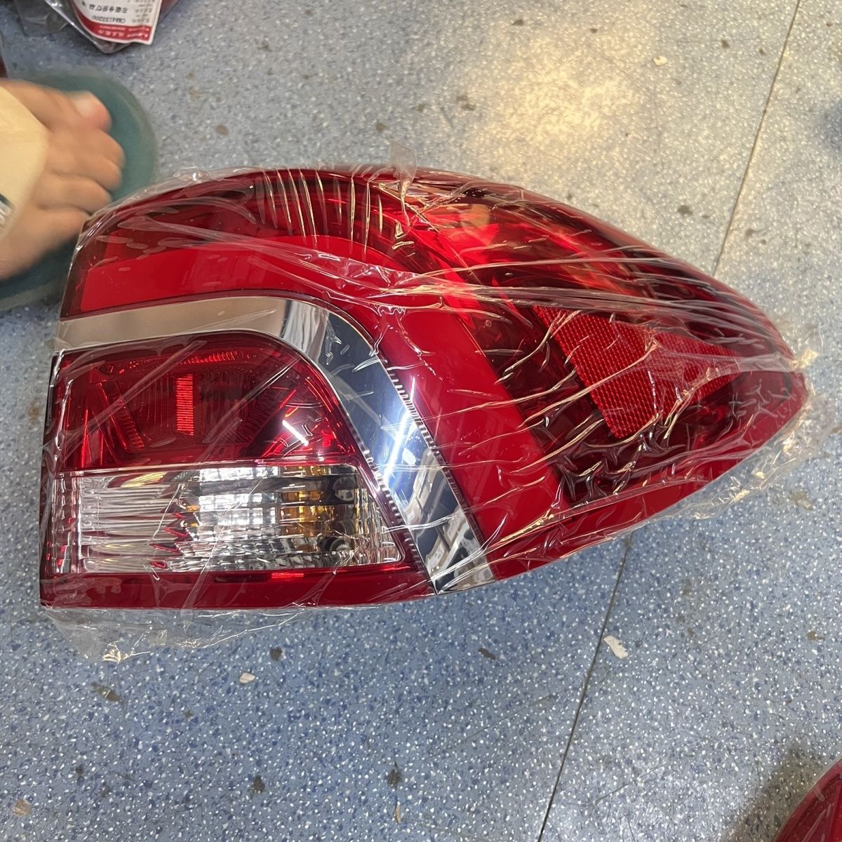 力帆X80后尾灯后组合雾灯