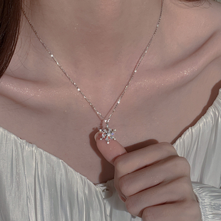 旋转雪花项链吊坠毛衣链轻奢高级感秋冬百搭独特锁骨链女