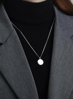925纯银人像圆牌项链女2022年新款秋冬毛衣锁骨链轻奢小众设计感
