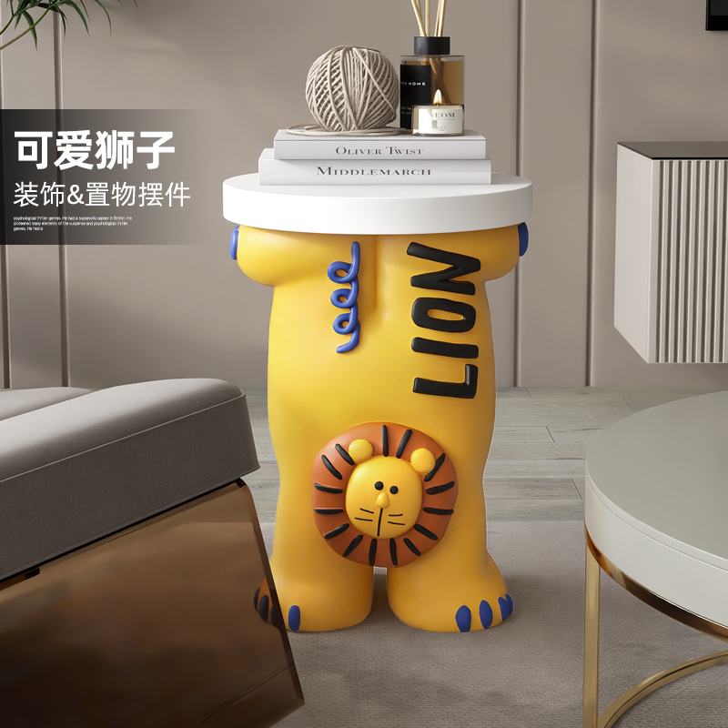 潮玩狮子托盘落地摆件