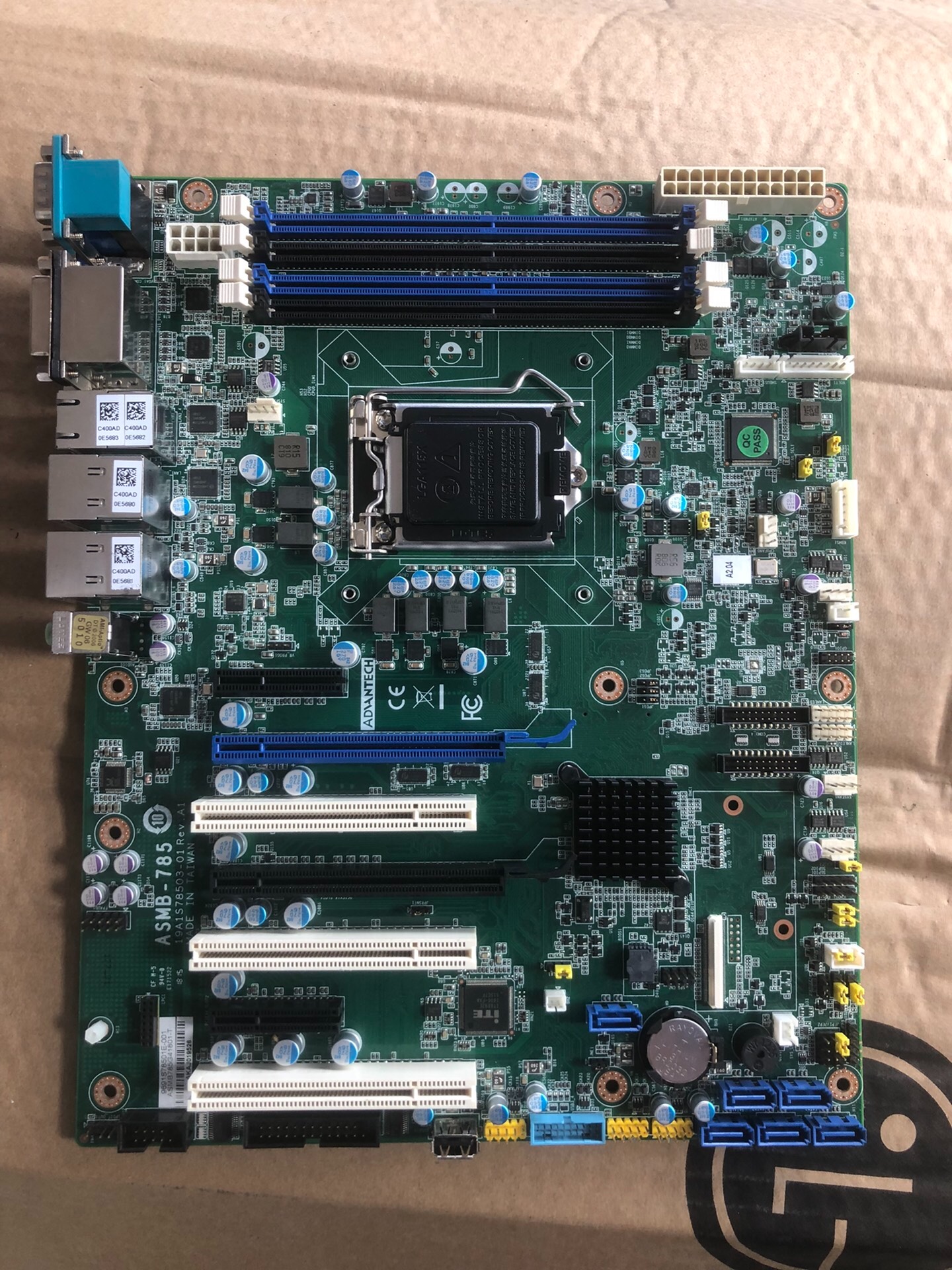 研华服务器主板，型号：ASMB-785G4，九五新议价！