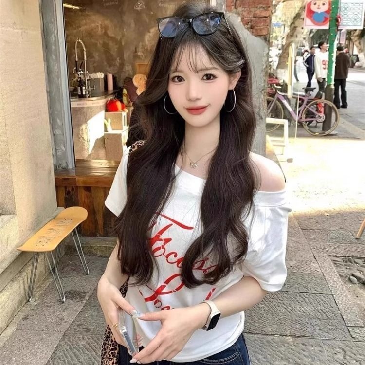 美式白色斜肩t恤女夏季字母印花修身显瘦短袖辣妹露肩短款上衣ins