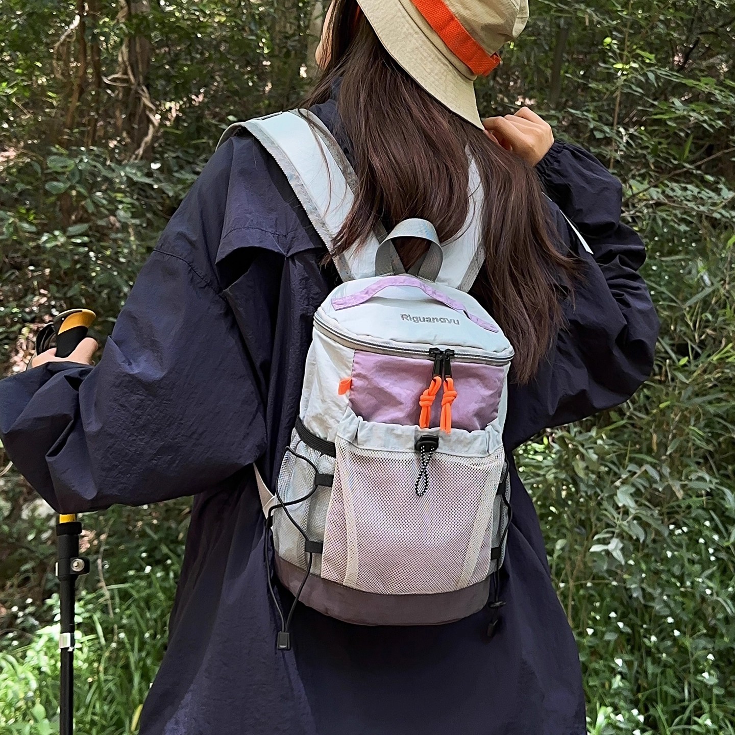 户外登山包运动双肩包女士旅游轻便爬山徒步旅行背包小型书包通勤