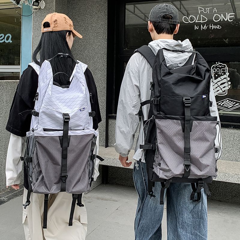 户外旅行登山大容量电脑双肩包