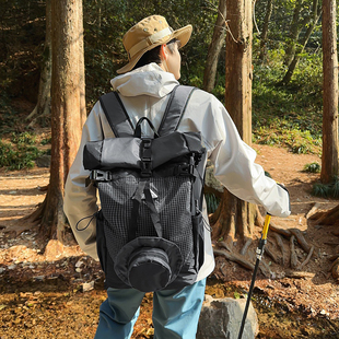 超轻量化背包透气登山包男女2025新款大容量双肩包户外徒步旅行包