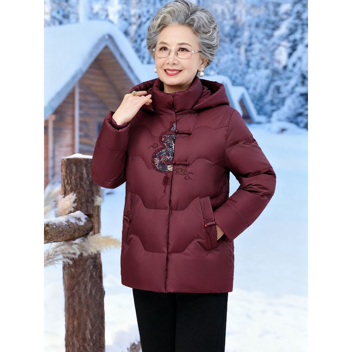 中老年妈妈羽绒服女短款2025冬季爆款新款百搭保暖加厚白鸭绒外套