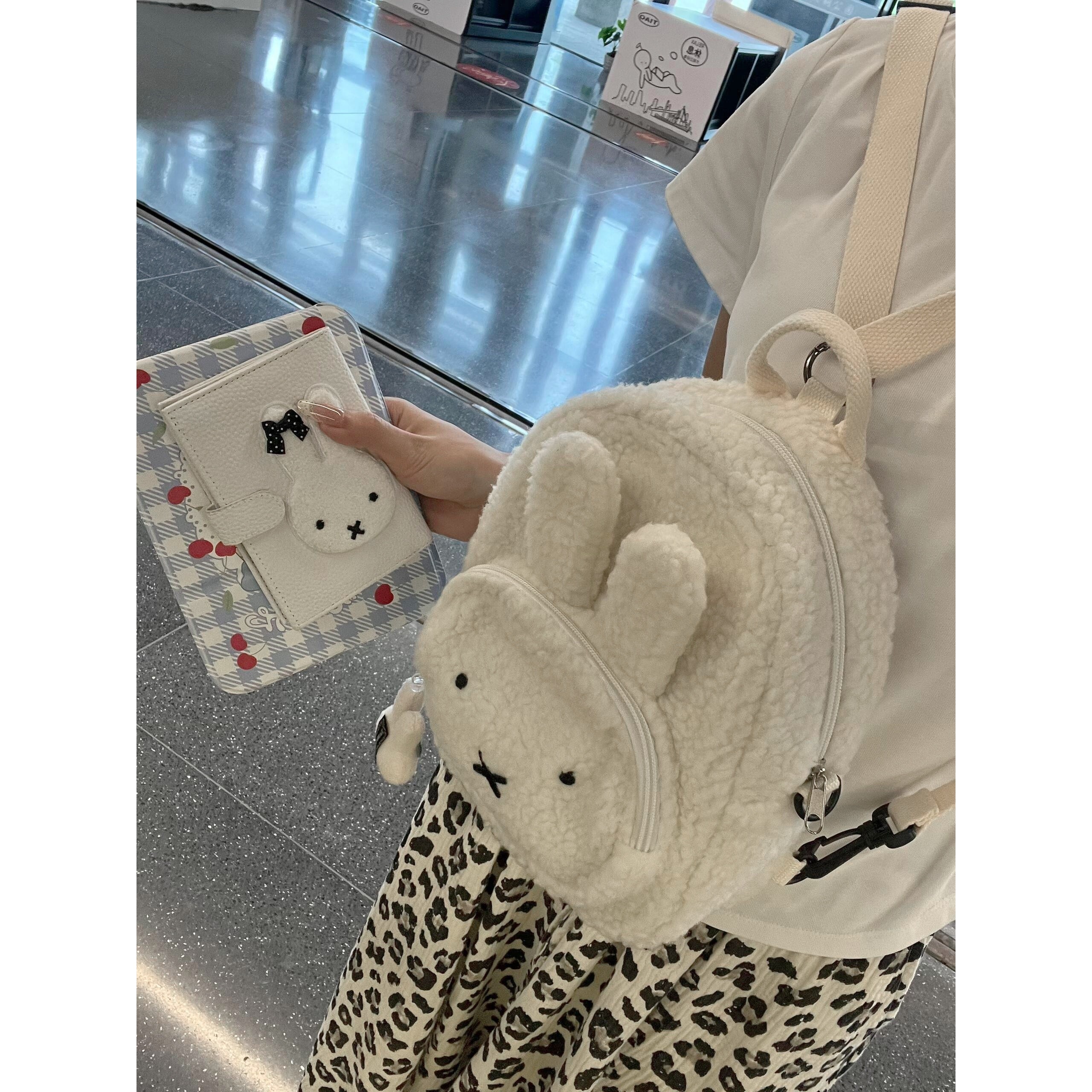 【红薯同款】可爱米菲miffy双肩包女生包初中学生上学兔毛绒背包