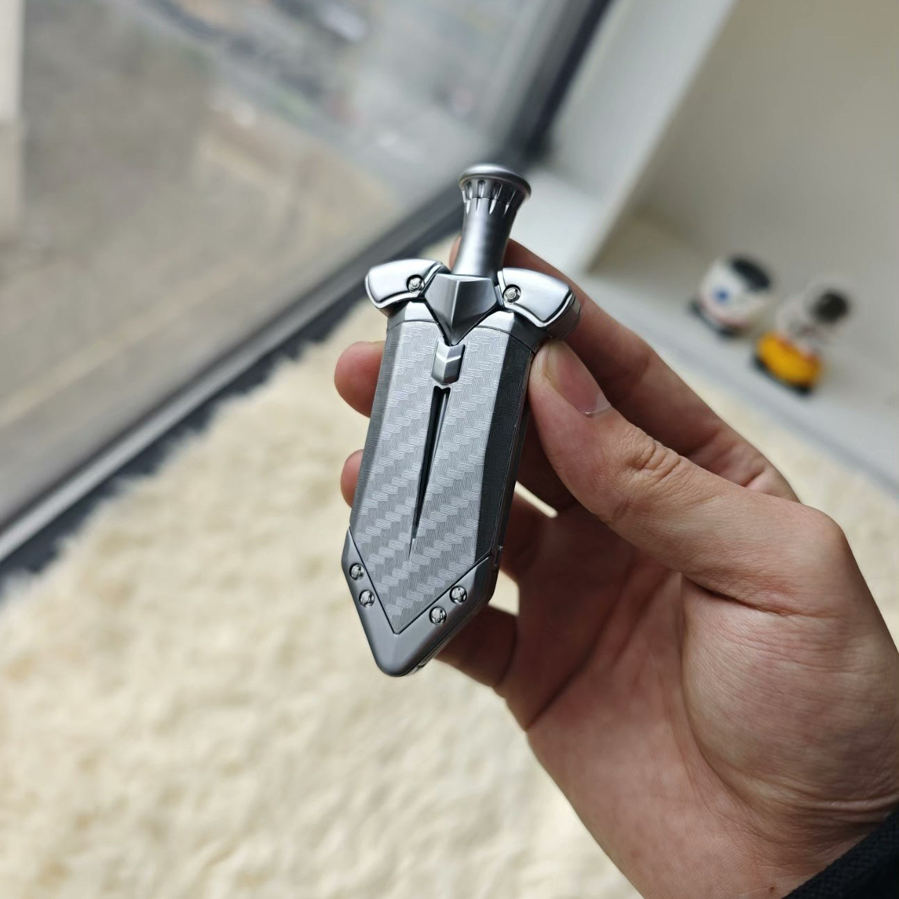 热卖湖光剑湖中剑锯剑裂空段落推牌棘轮edc解压玩具指尖陀螺送礼