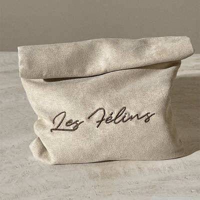 猫科动物化妆包奶咖色复古磨毛刺绣金属纽扣折叠