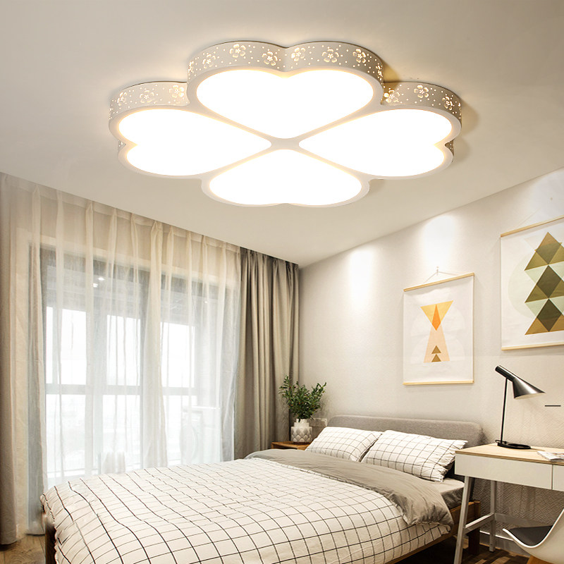 led吸顶灯四叶草遥控卧室灯具温馨圆花形房间灯客厅过道餐厅灯饰