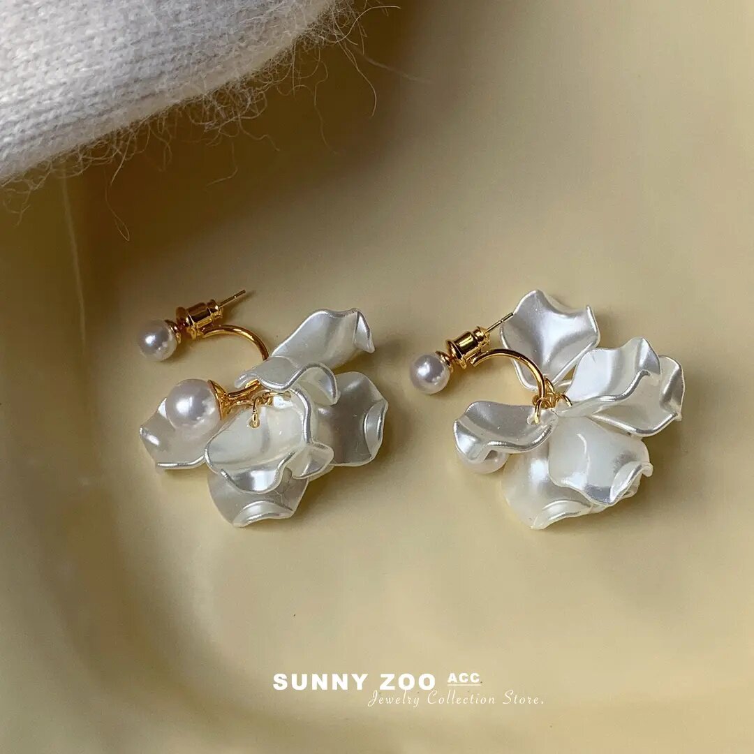 非金属仿珍珠耳饰 雾霭花海 法式优雅花朵耳钉两戴式森系仙气耳饰