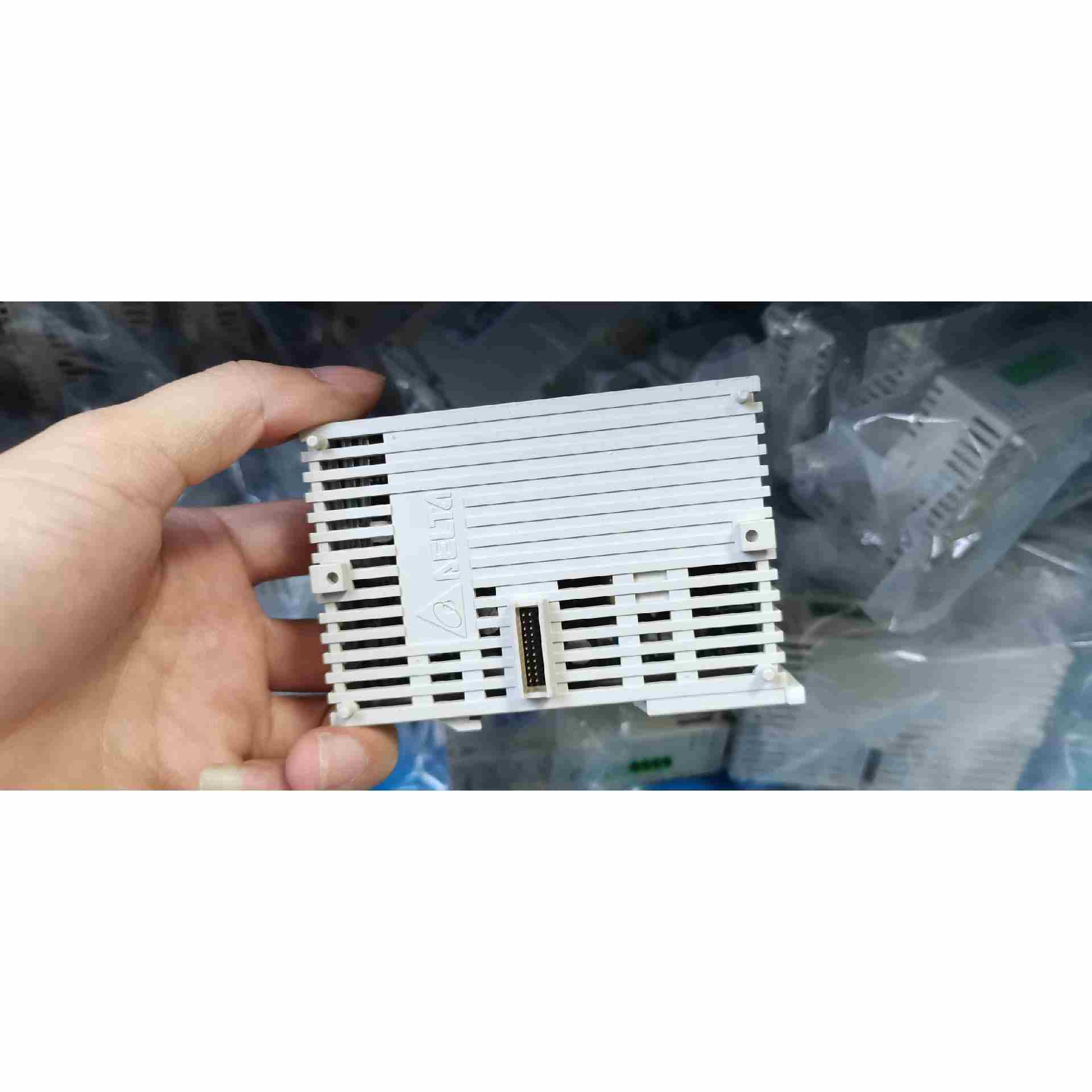 DTC2000V/C/R/L 台达PLC控制器，成色，，不是实价