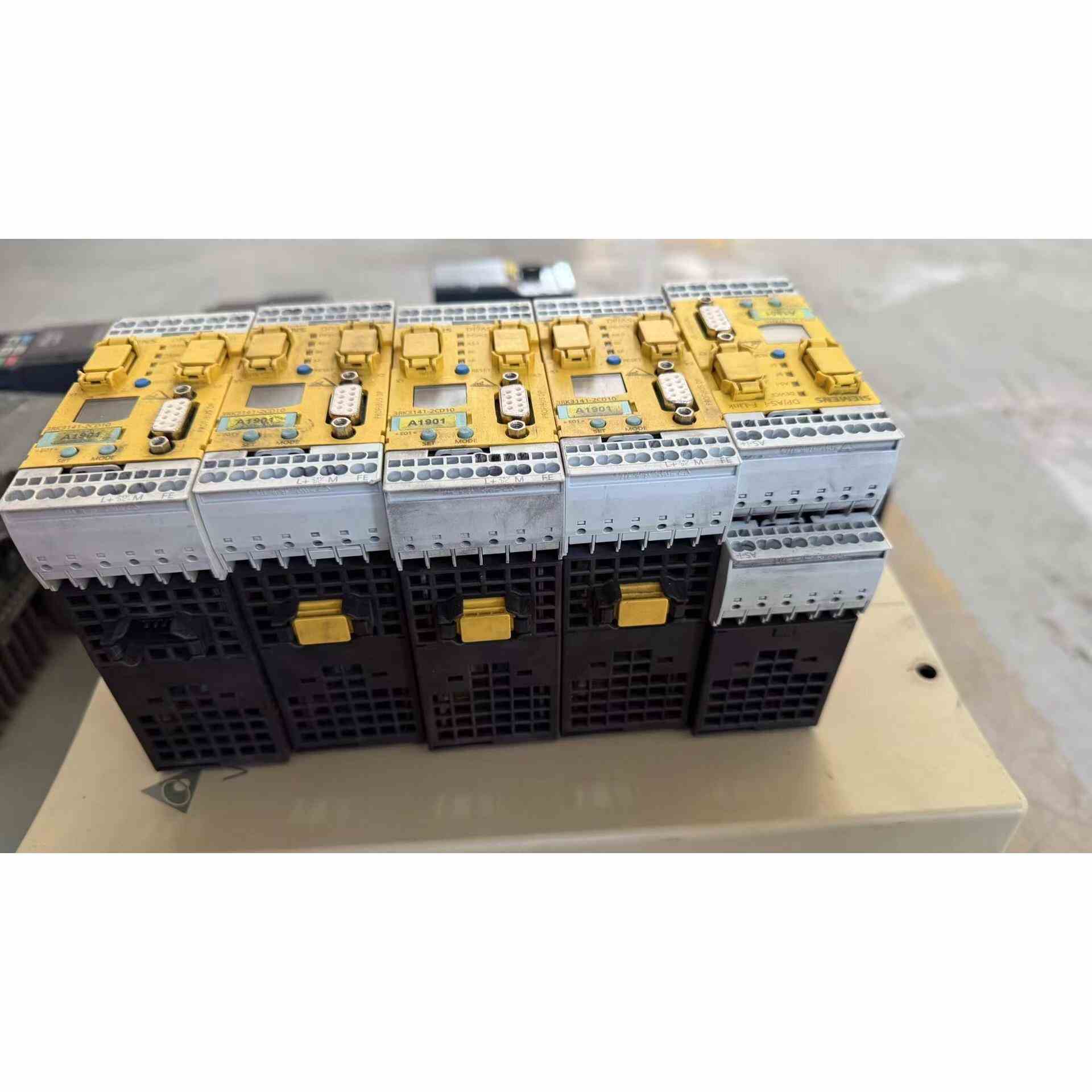 继电器3RK3141-2CD10 功能包好，非实价