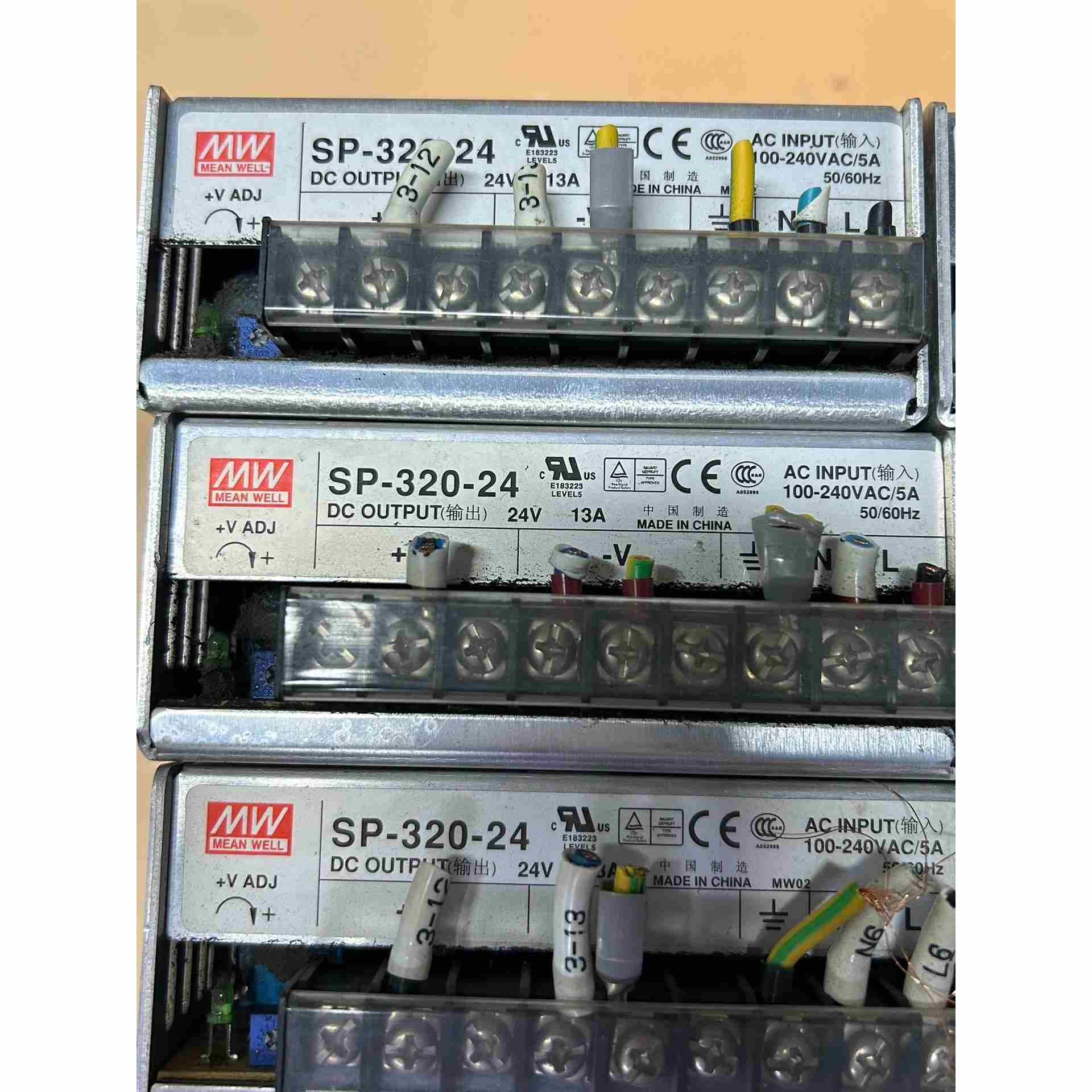 明纬开关电源SP/RSP-320-24 7台 /320-4,不是实价