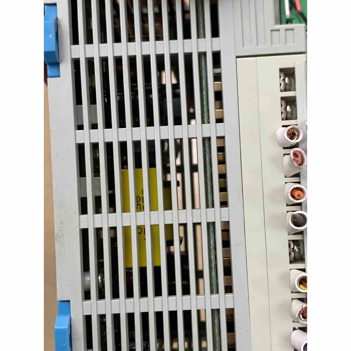 PLC、品牌型号 FP-XHC30T、XHC30R、成色，不是实价