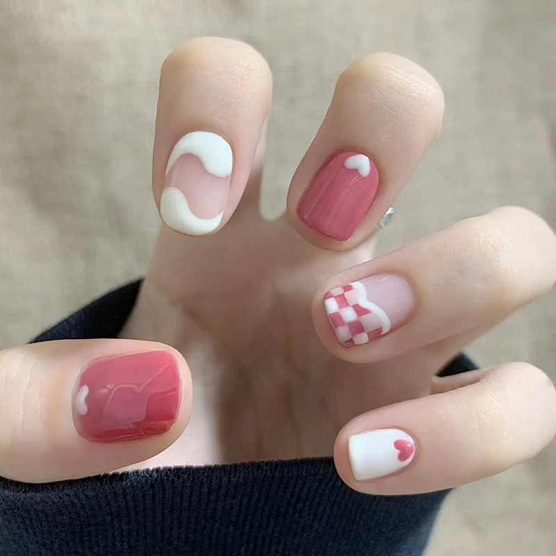 夏日网红ins风美甲草莓奶昔棋格学生显白穿戴甲假指甲片成品