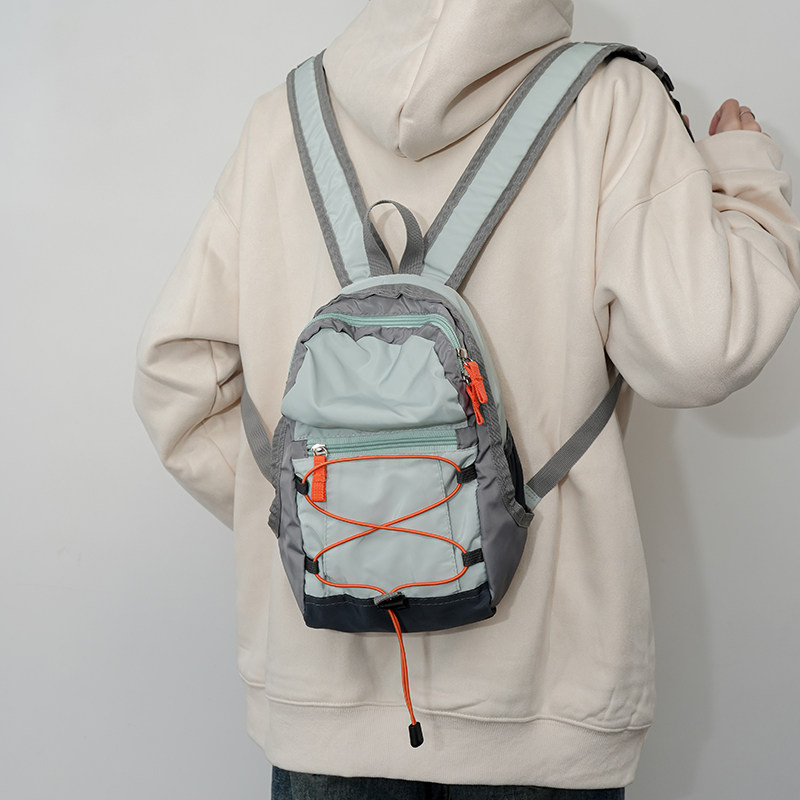 旅行户外双肩包女轻便登山包爬山小号背包徒步骑行运动书包春游包