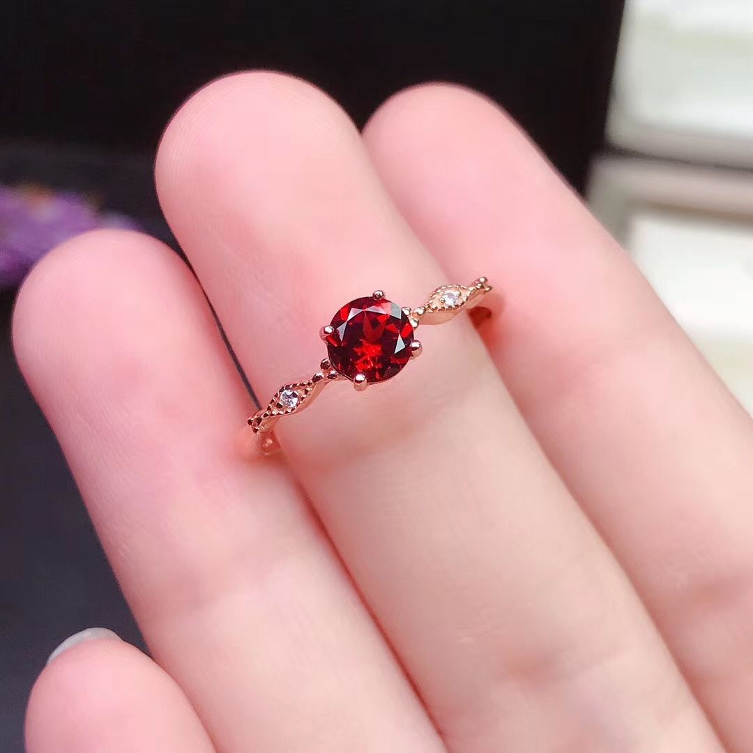 925镀银欧美风小众红色锆石戒指