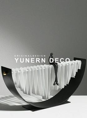 休闲现代无障碍豪华样板房入口柜人物造型饰品金属创意艺术家居软