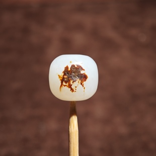 正宗新疆和田玉籽料14*15mm老型珠红皮白肉单珠顶珠原皮高档配饰