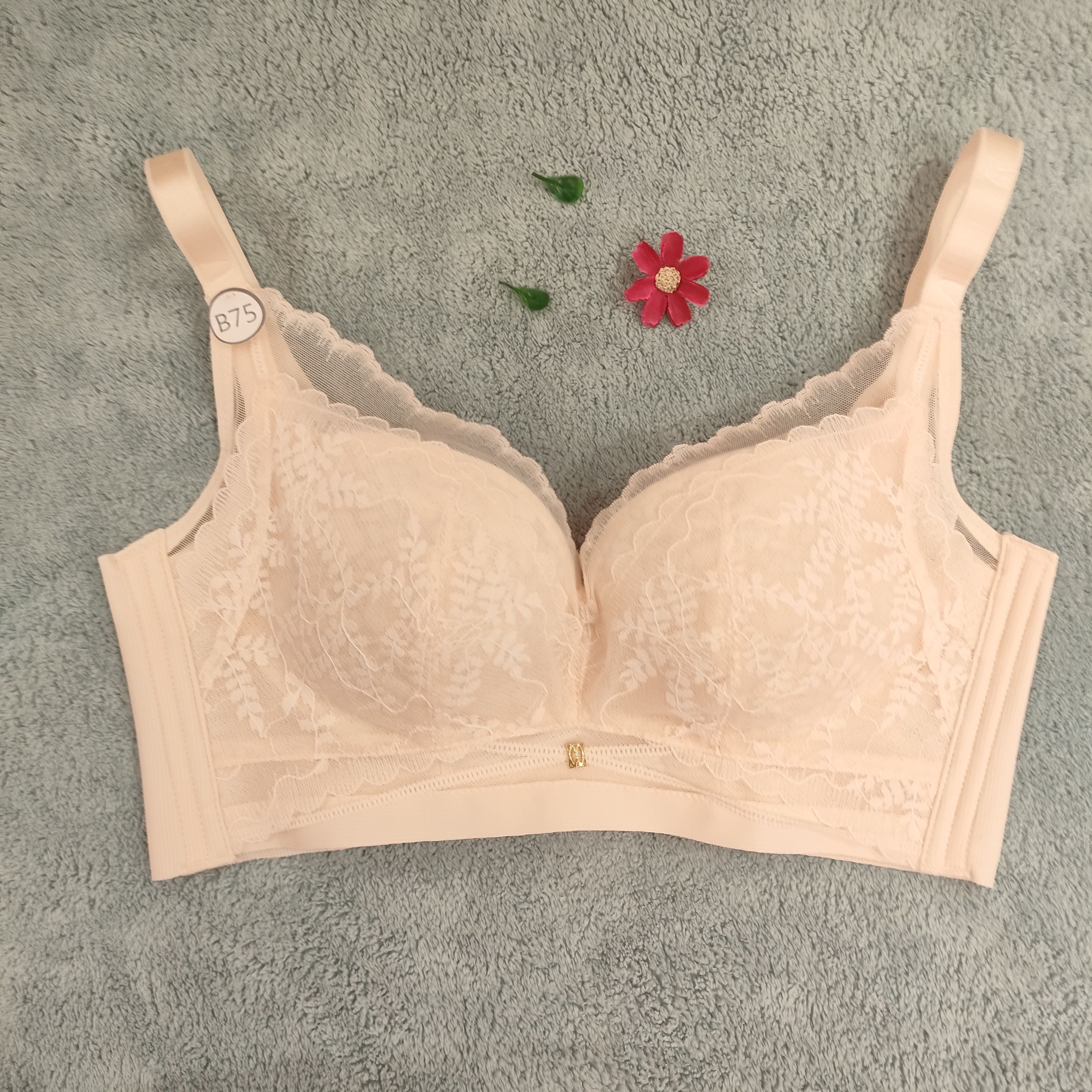 都市丽人轻薄性感透气收副乳文胸