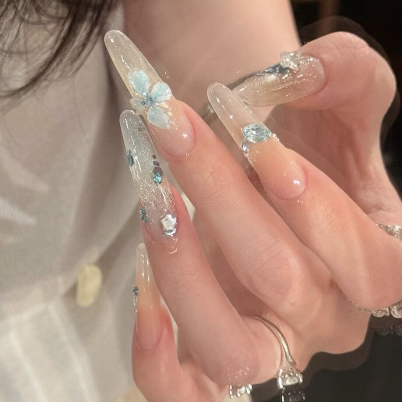 【海蓝宝】夏日纯手工穿戴甲透明渐变蝴蝶钻石美甲贴片长款假指甲
