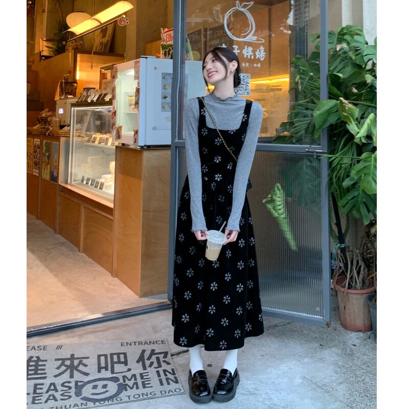 大码微胖复古丝绒吊带连衣裙秋季木耳边长袖打底针织衫两件套装女