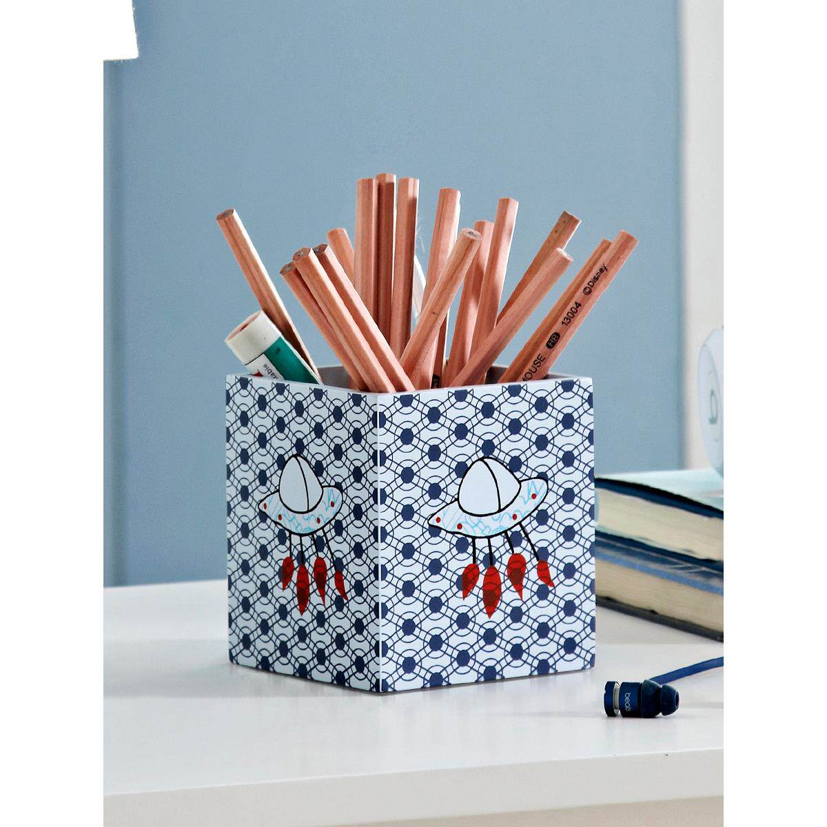 笔筒收纳盒学生桌面男孩创意可爱木制文具销售处儿童房样板房桌软