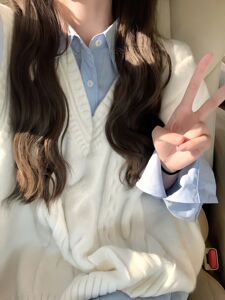 大码胖mm学院风宽松针织马甲女秋季20-300斤高级感马夹衬衫两件套