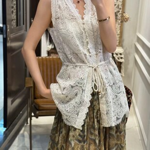 一念轻奢店夏上新法式 度假风重工蕾丝镂空V领背心262794