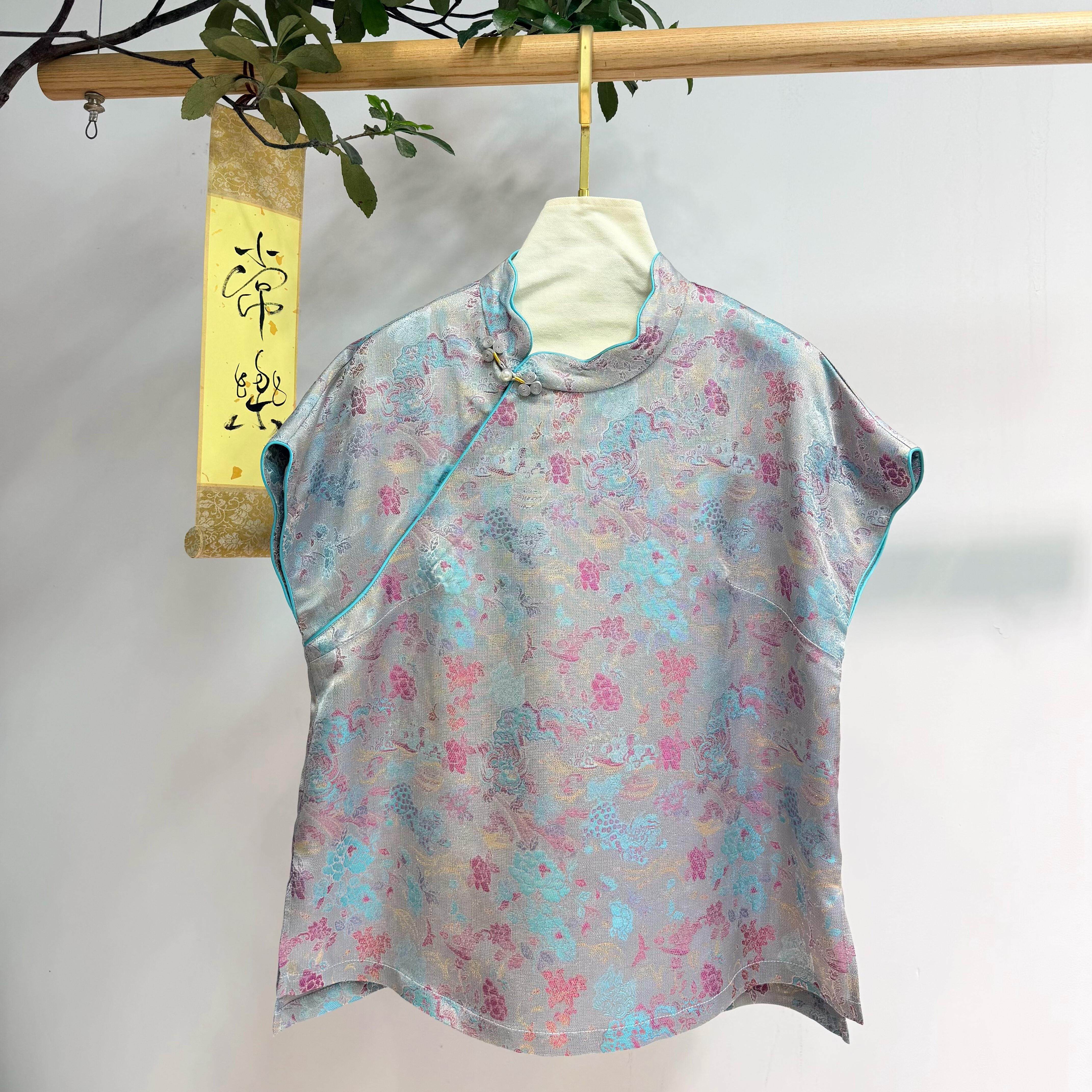 一念2026夏上新真丝异色萝面料蝴蝶花花瓣领独具设计感小衫(含20