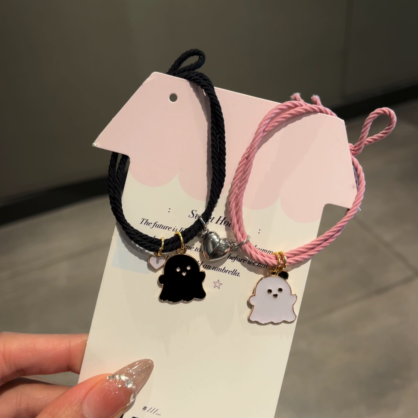 甜美可爱情侣手链黑白幽灵磁吸手绳送闺蜜朋友情节人礼物两用手串