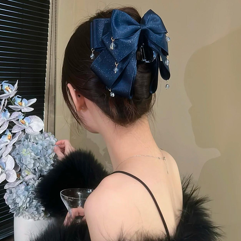 甜美水晶流苏珠珠蝴蝶结抓夹女2025年超好看的盘发鲨鱼夹发卡头饰